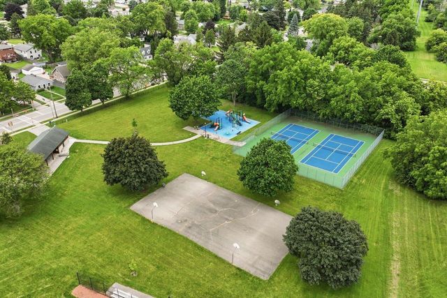 920 N Grandview BOULEVARD, Waukesha, WI 53188