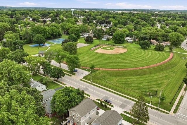 920 N Grandview BOULEVARD, Waukesha, WI 53188