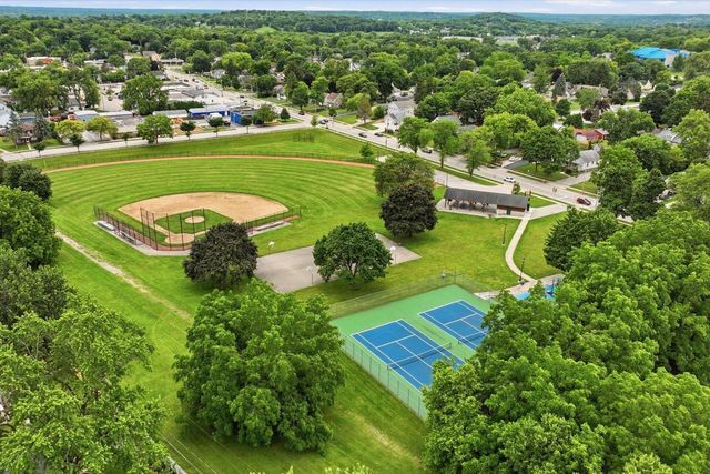 920 N Grandview BOULEVARD, Waukesha, WI 53188