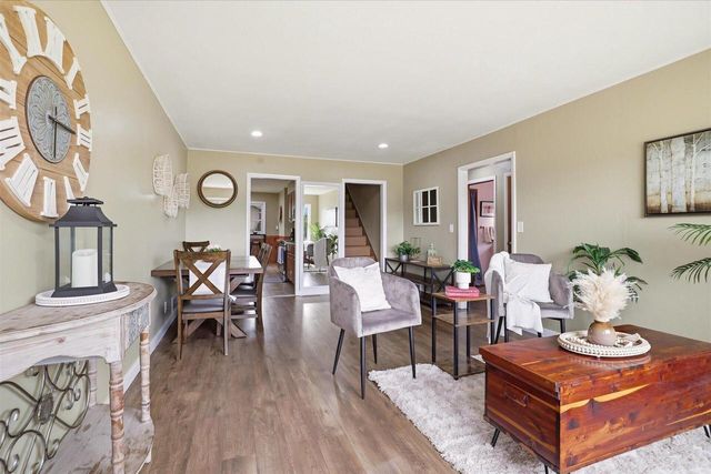 920 N Grandview BOULEVARD, Waukesha, WI 53188