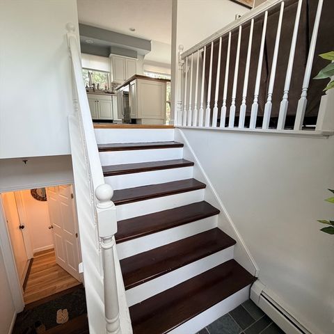 11 Thyme Ln, North Attleboro, MA 02760