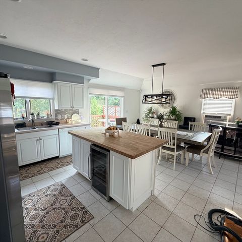11 Thyme Ln, North Attleboro, MA 02760