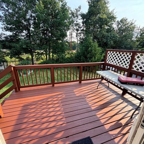 11 Thyme Ln, North Attleboro, MA 02760