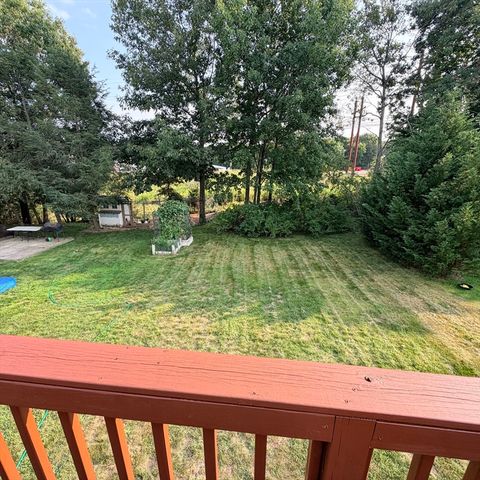 11 Thyme Ln, North Attleboro, MA 02760