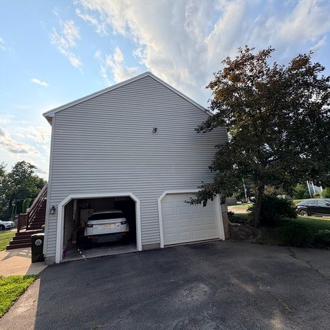 11 Thyme Ln, North Attleboro, MA 02760