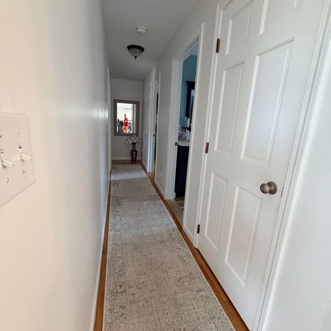 11 Thyme Ln, North Attleboro, MA 02760