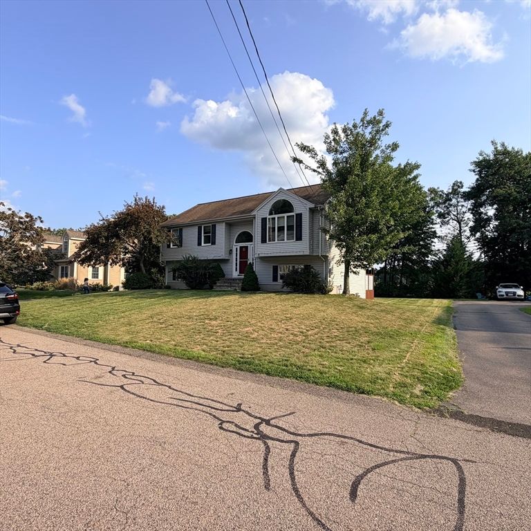 11 Thyme Ln, North Attleboro, MA 02760