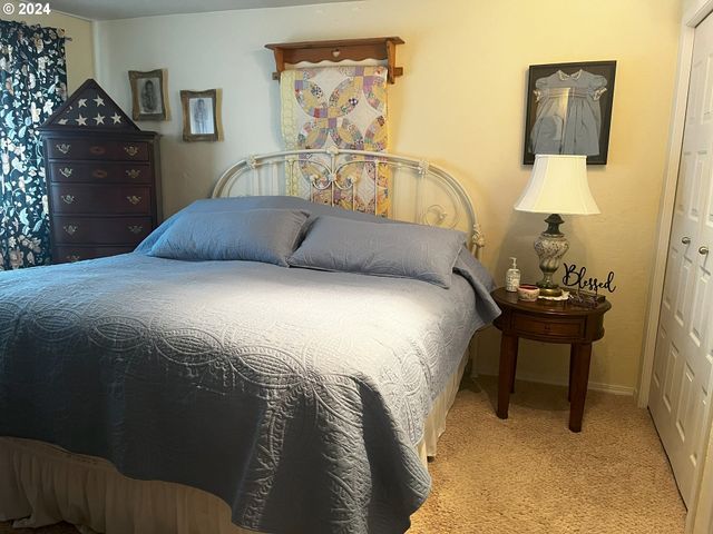 2119 15TH St, Springfield, OR 97477