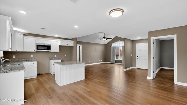 79 Cormans Crossing Blvd, Coxs Creek, KY 40013