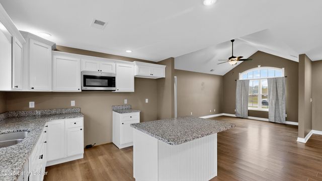 79 Cormans Crossing Blvd, Coxs Creek, KY 40013