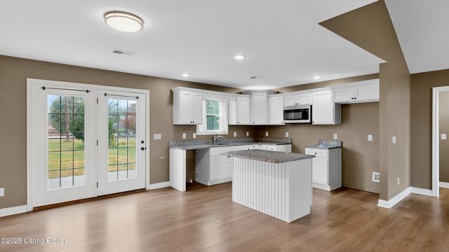 79 Cormans Crossing Blvd, Coxs Creek, KY 40013