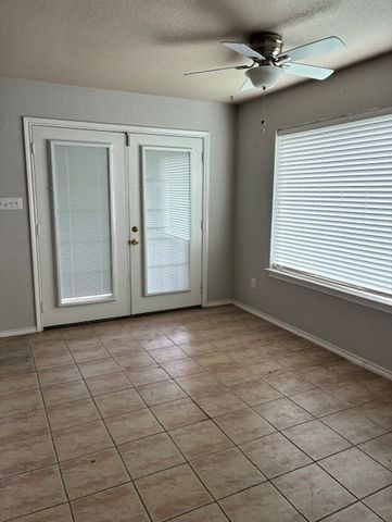 1157 N 3rd Street, Wills Point, TX 75169
