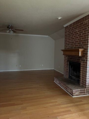 1157 N 3rd Street, Wills Point, TX 75169