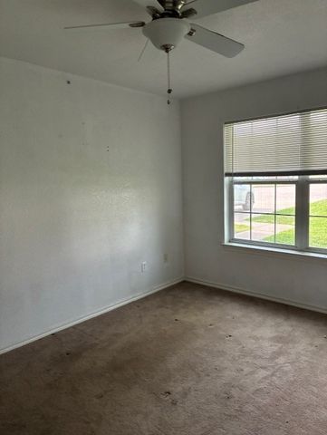 1157 N 3rd Street, Wills Point, TX 75169