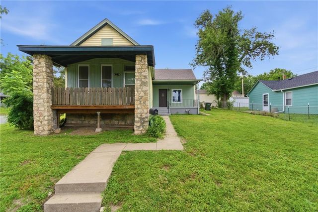 932 Dakota Street, Leavenworth, KS 66048