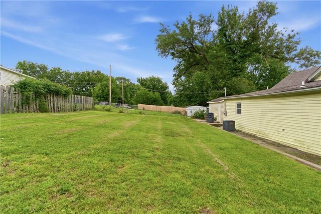 932 Dakota Street, Leavenworth, KS 66048