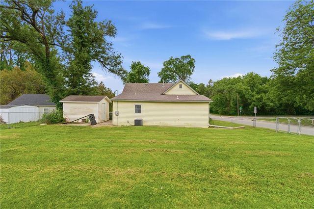 932 Dakota Street, Leavenworth, KS 66048