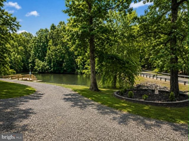 340 LAND OR DR, Ruther Glen, VA 22546
