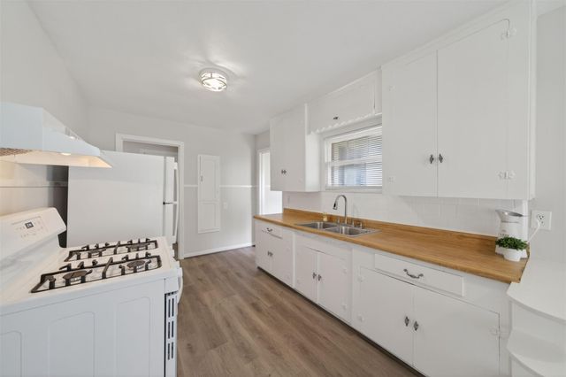 8323 Bonner Drive, Houston, TX 77017