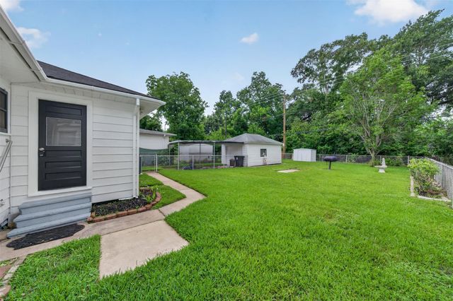 8323 Bonner Drive, Houston, TX 77017