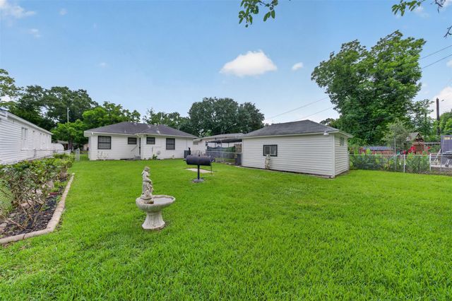 8323 Bonner Drive, Houston, TX 77017