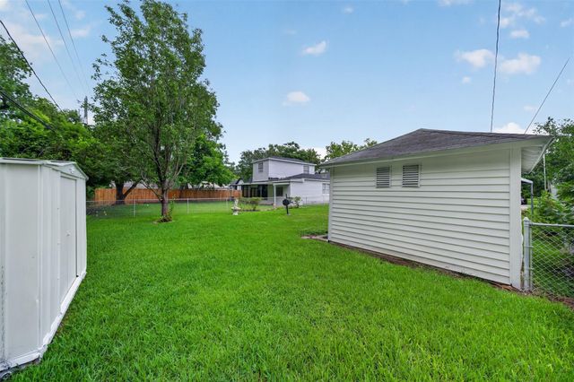 8323 Bonner Drive, Houston, TX 77017