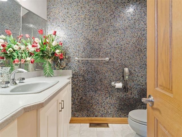 128 Brown Road, Vestal, NY 13850