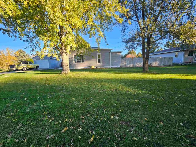 1701 H Street, Aurora, NE 68818