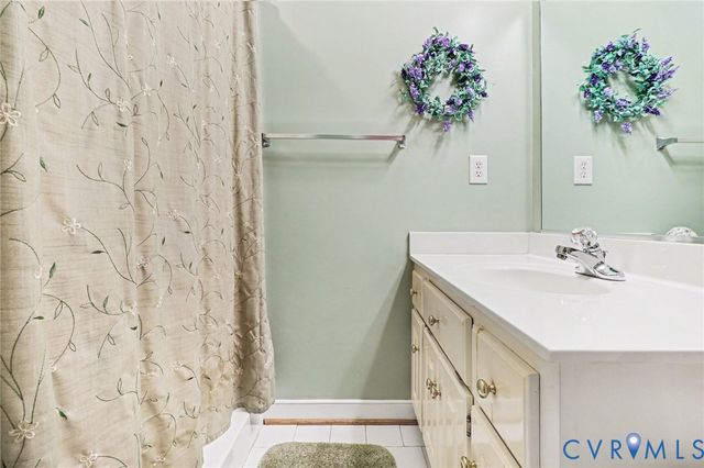 16406 Inchcape Rd, Moseley, VA 23120