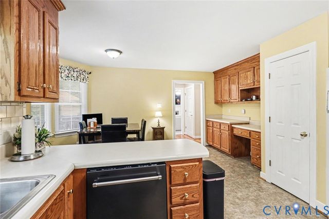 16406 Inchcape Rd, Moseley, VA 23120