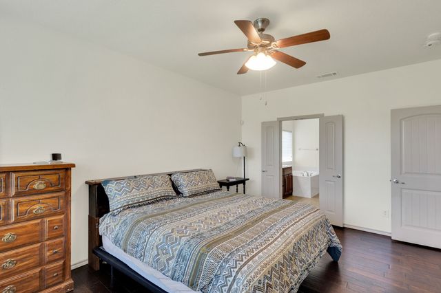 5209 Prestwick Drive, Arlington, TX 76001