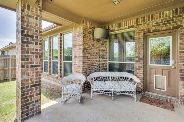 5209 Prestwick Drive, Arlington, TX 76001