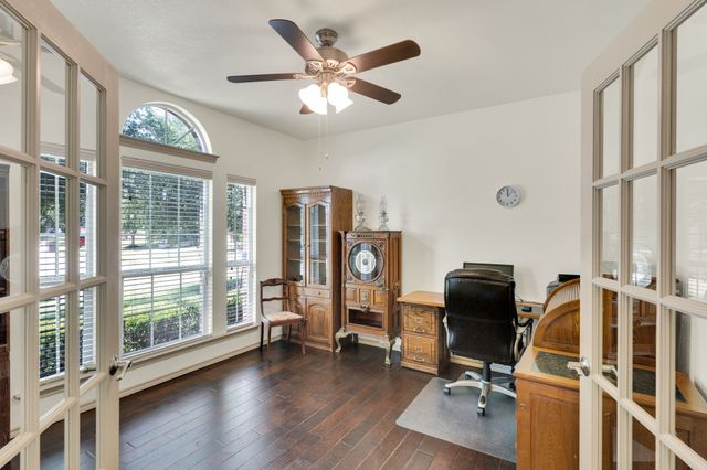 5209 Prestwick Drive, Arlington, TX 76001