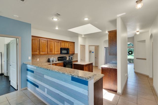5209 Prestwick Drive, Arlington, TX 76001