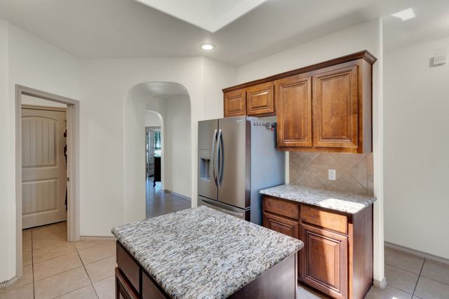 5209 Prestwick Drive, Arlington, TX 76001