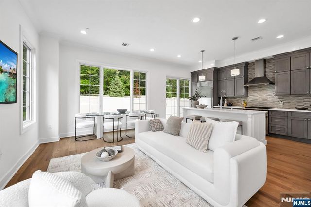 11 Gabriel Court 11, Paramus, NJ 07652