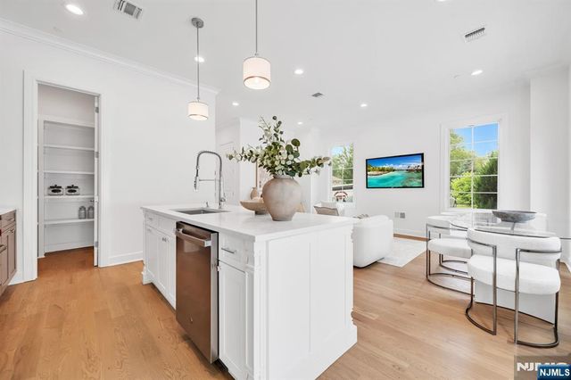 11 Gabriel Court 11, Paramus, NJ 07652