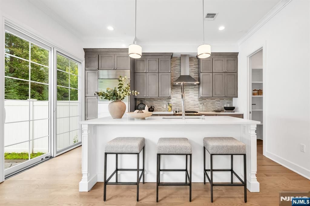 11 Gabriel Court 11, Paramus, NJ 07652