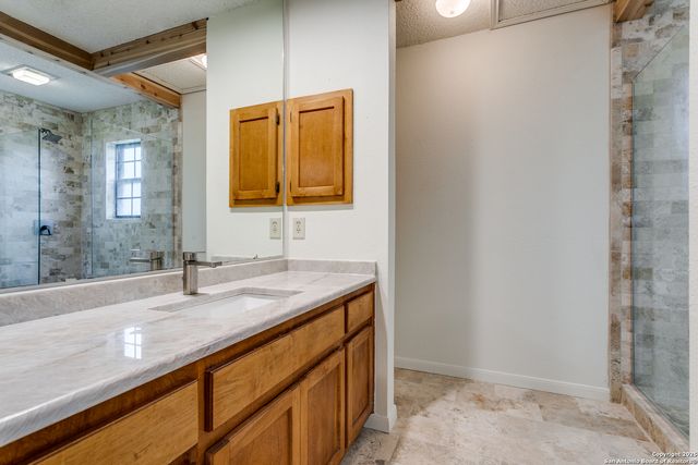 7131 Thrush View Ln, San Antonio, TX 78209