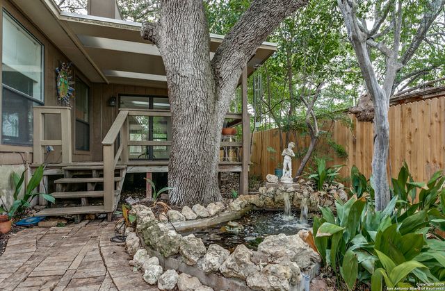 7131 Thrush View Ln, San Antonio, TX 78209