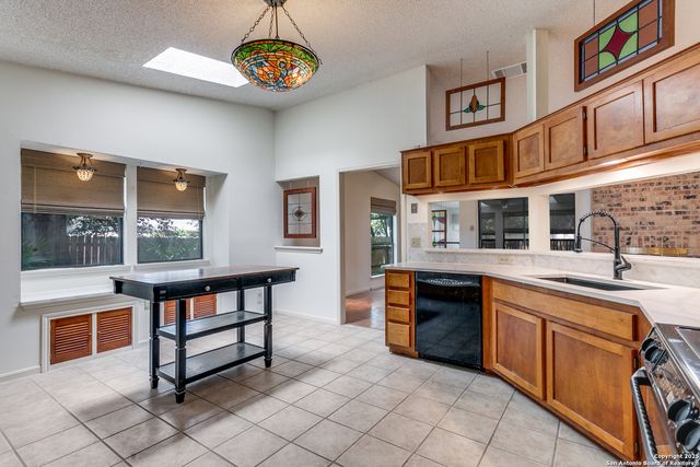 7131 Thrush View Ln, San Antonio, TX 78209