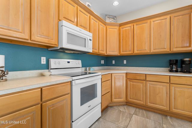 7613 Belle Fontaine Drive, Ocean Springs, MS 39564