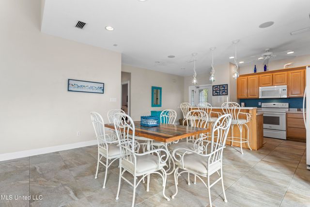 7613 Belle Fontaine Drive, Ocean Springs, MS 39564