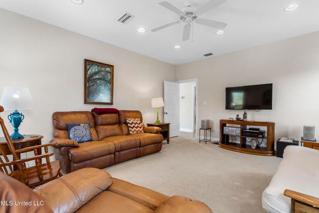 7613 Belle Fontaine Drive, Ocean Springs, MS 39564