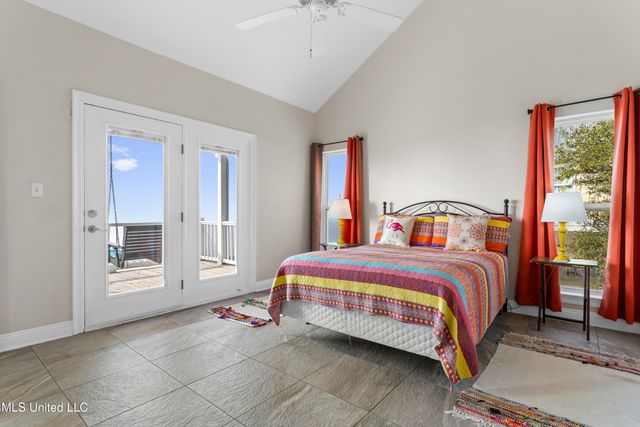 7613 Belle Fontaine Drive, Ocean Springs, MS 39564