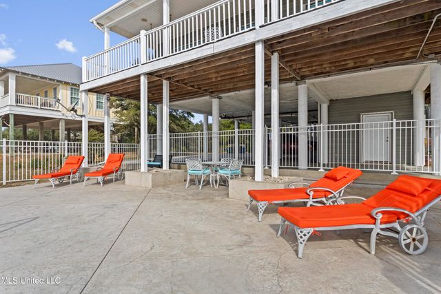 7613 Belle Fontaine Drive, Ocean Springs, MS 39564