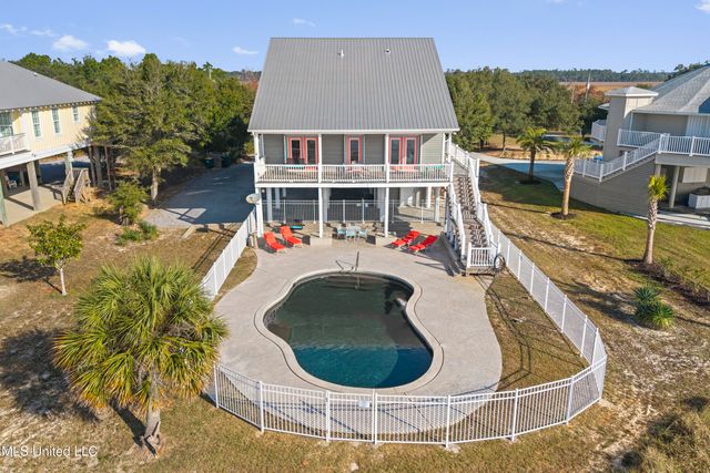 7613 Belle Fontaine Drive, Ocean Springs, MS 39564