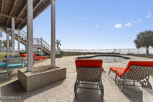 7613 Belle Fontaine Drive, Ocean Springs, MS 39564