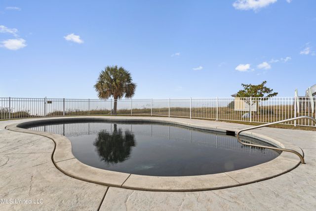 7613 Belle Fontaine Drive, Ocean Springs, MS 39564