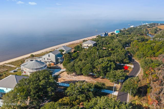 7613 Belle Fontaine Drive, Ocean Springs, MS 39564